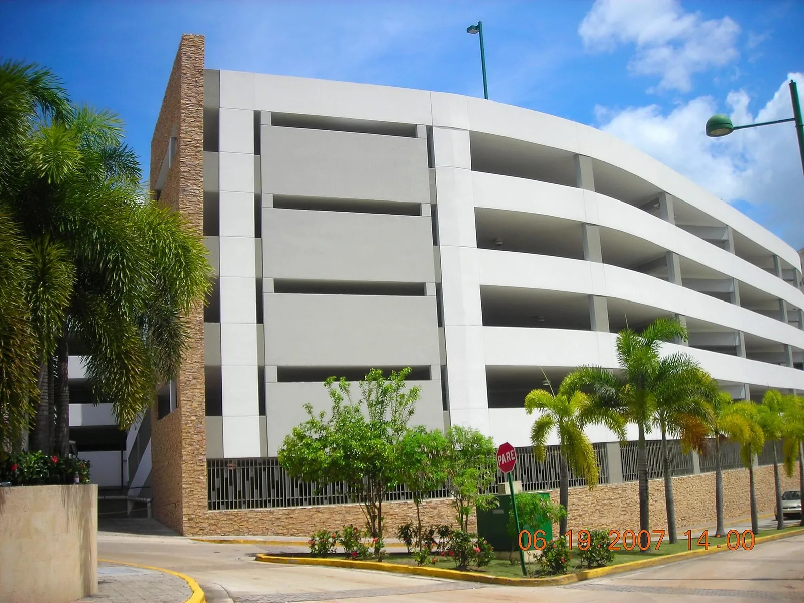 Guaynabo City Parking Building — edificio de estacionamiento de varios niveles